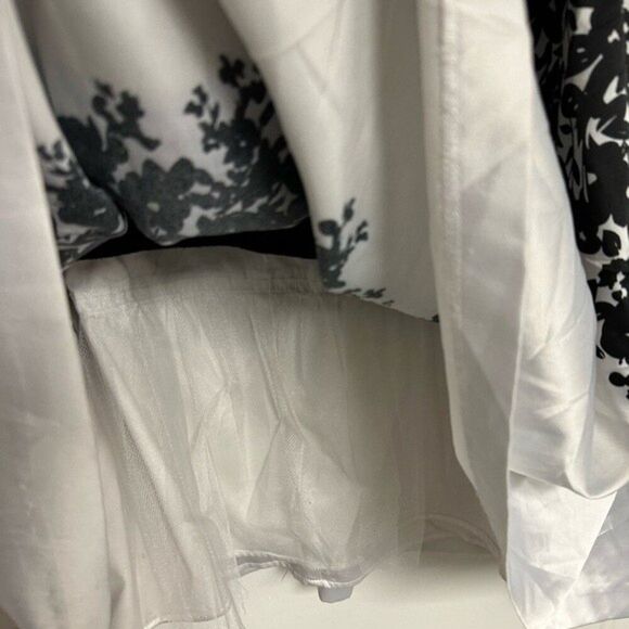 Jessica Simpson Black and White Party Dress Size 16W - Picture 3 of 5